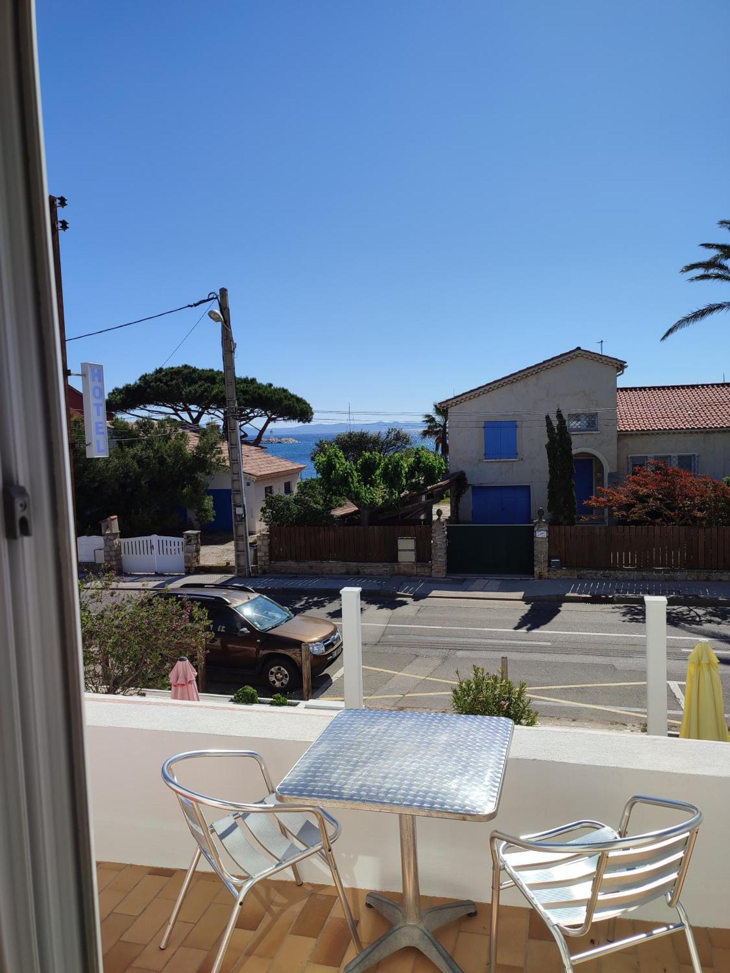 Le Calypso Hotel 2*